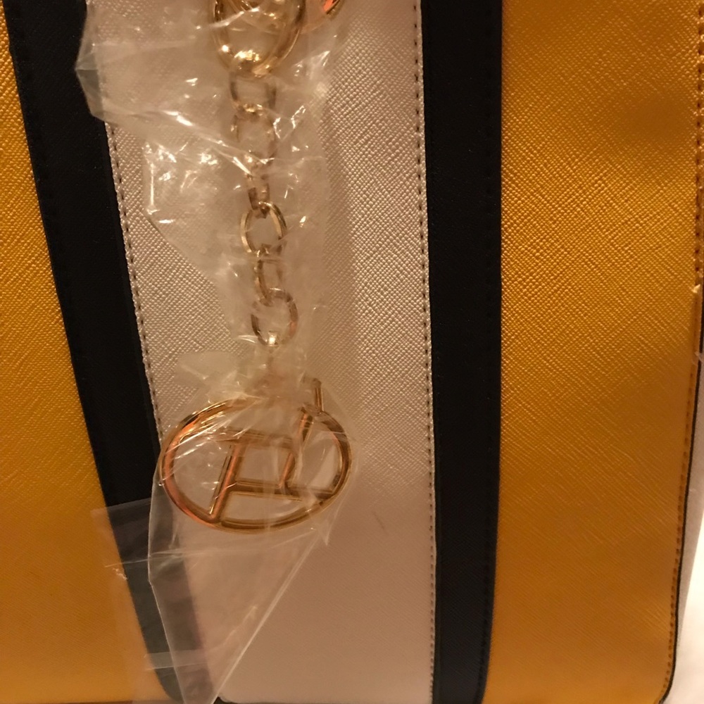 🧡🧡La Terre Fashion Handbag💛💛